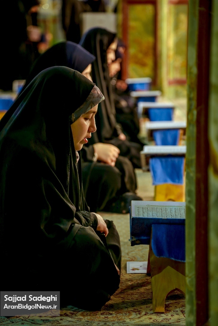 گزارش تصویری از پنجمین روزمراسم جزءخوانی ماه مبارک رمضان درشبستان امامزاده محمدهلال بن علی (ع)